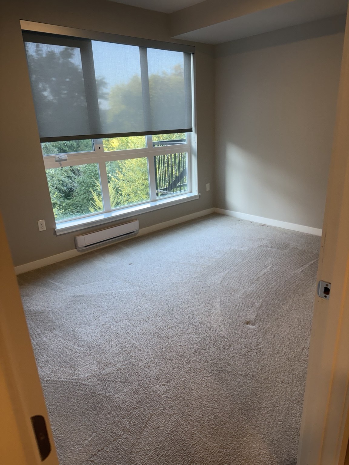 Move-out room cleaning after cleaning by WoW and Shine